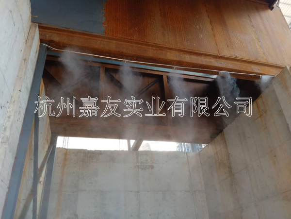 葛洲壩路橋過(guò)程-噴霧降塵3
